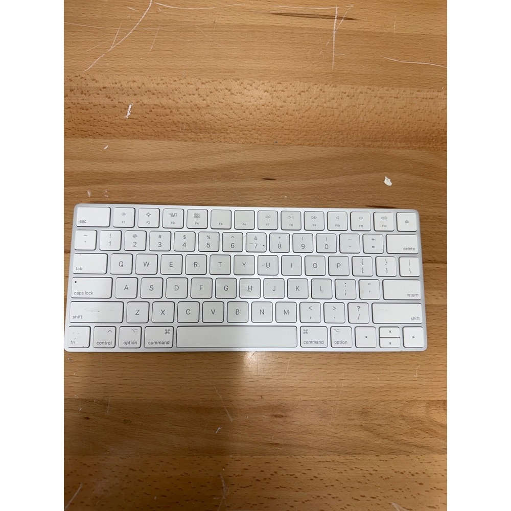 Apple Magic Keyboard Silver White Wireless Bluetooth Model A1644 EMC 2815